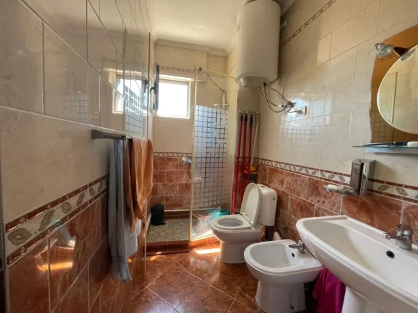 Tirane, shitet apartament 2+1 Kati 7, 75 m² 230.000 € (Komuna e Parisit)