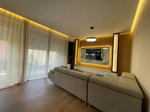 Tirane, jepet me qera apartament 2+1 Kati 3, 120 m² (Kopeshti Botanik.)