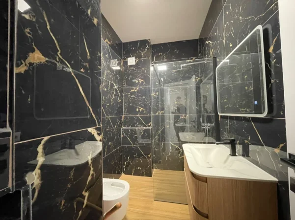 Tirane, jepet me qera apartament 2+1 Kati 3, 120 m² (Kopeshti Botanik.)