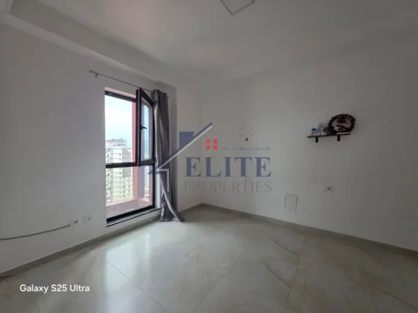 Tirane, jepet me qera ambjent biznesi Kati 10, 110 m² 1.000 € (Tirana Garden Building)
