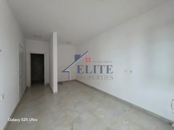 Tirane, jepet me qera ambjent biznesi Kati 10, 110 m² 1.000 € (Tirana Garden Building)