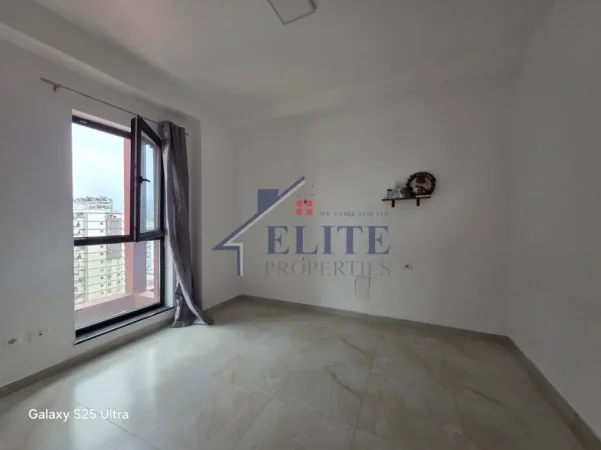 Tirane, jepet me qera ambjent biznesi Kati 10, 110 m² 1.000 € (Tirana Garden Building)