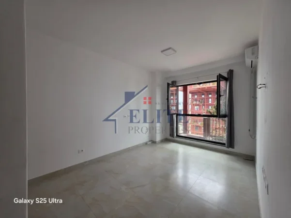 Tirane, jepet me qera ambjent biznesi Kati 10, 110 m² 1.000 € (Tirana Garden Building)