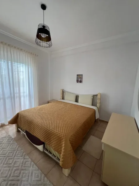 Tirane, jepet me qera apartament 1+1 Kati 1, 80 m² 400 € (5 Maji tek shkolla Tirana Jone)