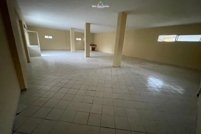 Tirane, jepet me qera dyqan Kati 0, 300 m² 1.500 € (mihal grameno)