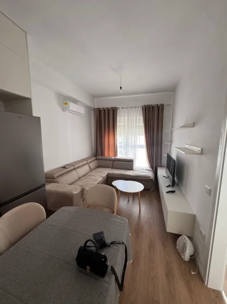 Tirane, jepet me qera apartament 1+1+Ballkon Kati 6, 49 m² 420 € (Mangalem21, Kadiu)