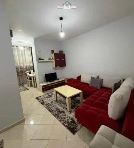 Tirane, jepet me qera apartament 1+1+Ballkon Kati 5, 57 m² 420 € (ali demi)