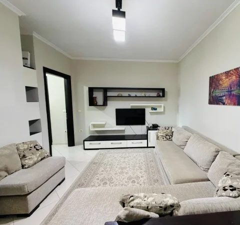 Tirane, jepet me qera apartament 2+1 Kati 5, 80 m² 500 € (Astir)