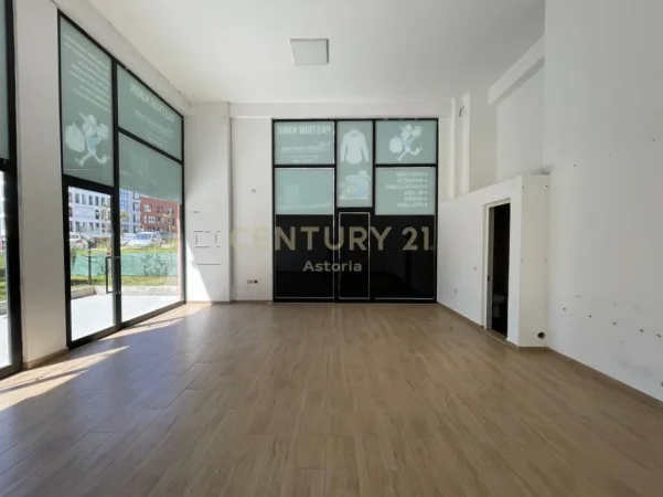 Tirane, jepet me qera ambjent biznesi Kati 0, 62 m² 650 € (Kompleksi Jolla)