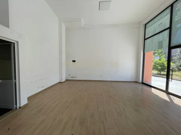 Tirane, jepet me qera ambjent biznesi Kati 0, 62 m² 650 € (Kompleksi Jolla)