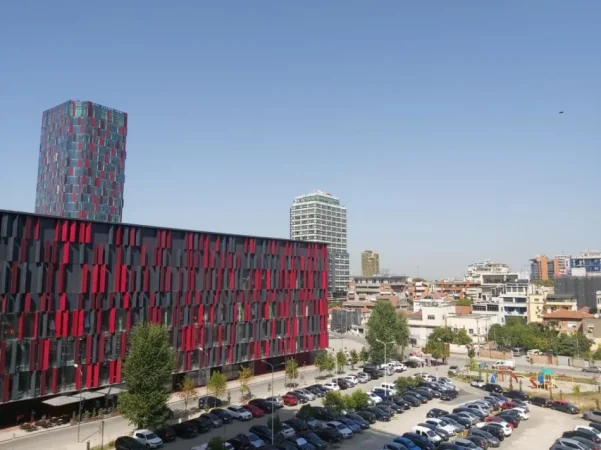 Tirane, shitet ambjent biznesi Kati 0, 168 m² 1.300.000 € (Rruga e Elbasanit Air Albania)