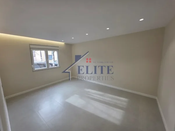 Tirane, shitet apartament 2+1+Ballkon Kati 0, 74 m² 170.000 € (Oxhaku)
