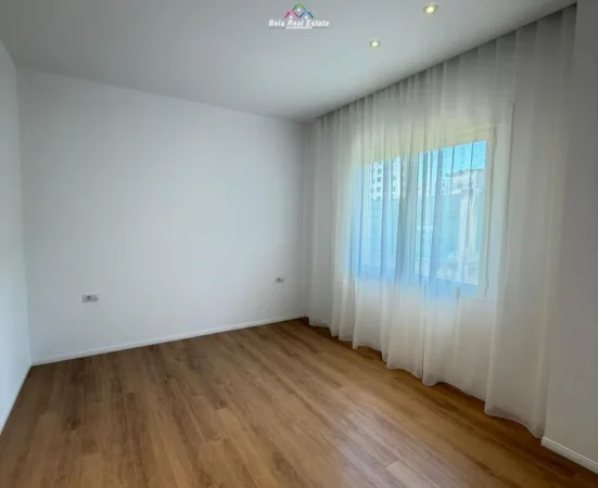 Tirane, jepet me qera Vile 1+1 Kati 1, 65 m² 520 € (Rruga Namik Delvina)