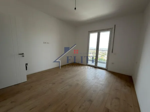 Tirane, shitet apartament 2+1+Ballkon Kati 8, 107 m² 91.000 € (Rruga Osbe)