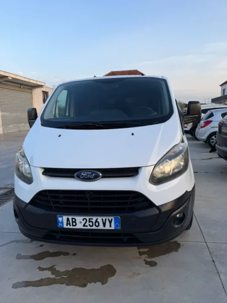Durres, shes Furgon FORD Transit 7+1 Nafte, e bardhë manuale Kondicioner 255.000 km 9,500 €