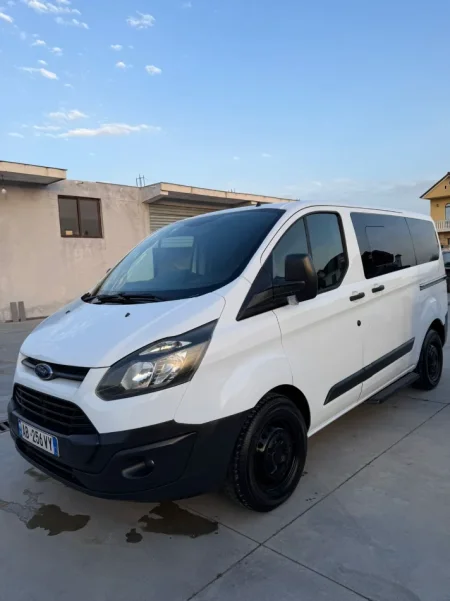 Durres, shes Furgon FORD Transit 7+1 Nafte, e bardhë manuale Kondicioner 255.000 km 9,500 €