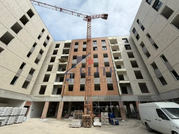 Tirane, shitet apartament 3+1+Ballkon Kati 4, 126 m² 115.000 € (Rruga Berisha)