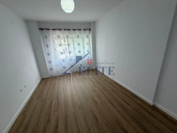 Tirane, shitet apartament 1+1+Ballkon Kati 6, 73 m² 165.000 € (Ish Parku i Autobuzave)
