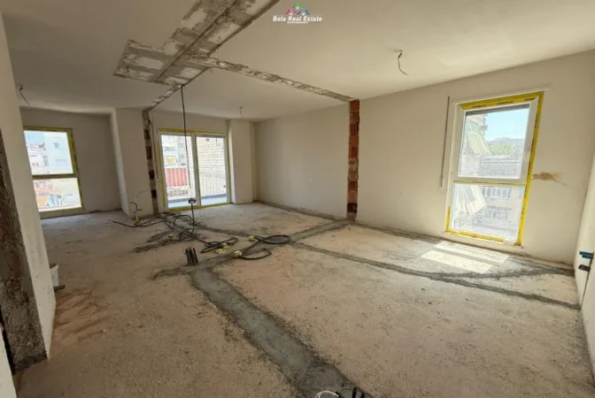 Tirane, shes apartament 2+1 Kati 3, 110 m² 222.000 € (Rruga Xhanfize Keko)