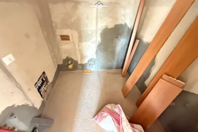 Tirane, shes apartament 2+1 Kati 3, 110 m² 222.000 € (Rruga Xhanfize Keko)