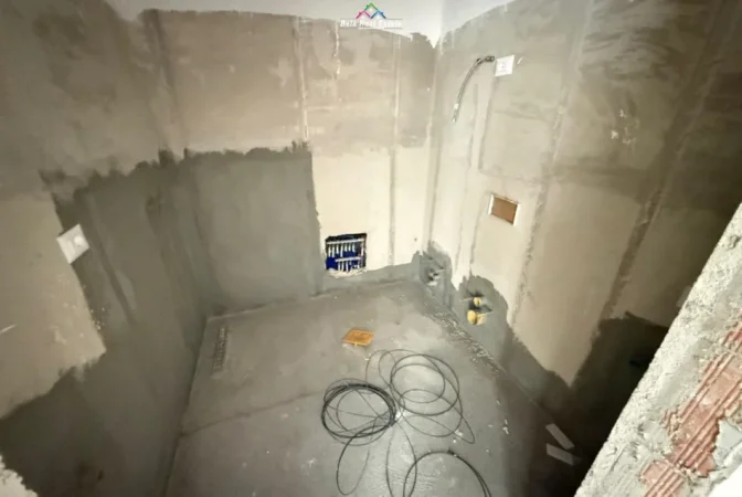 Tirane, shes apartament 2+1 Kati 3, 110 m² 222.000 € (Rruga Xhanfize Keko)