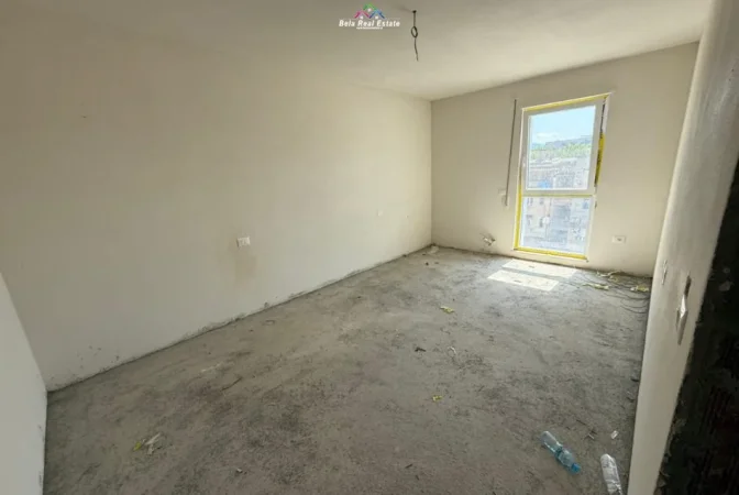 Tirane, shes apartament 2+1 Kati 3, 121 m² 234.000 € (Rruga Xhanfize Keko)