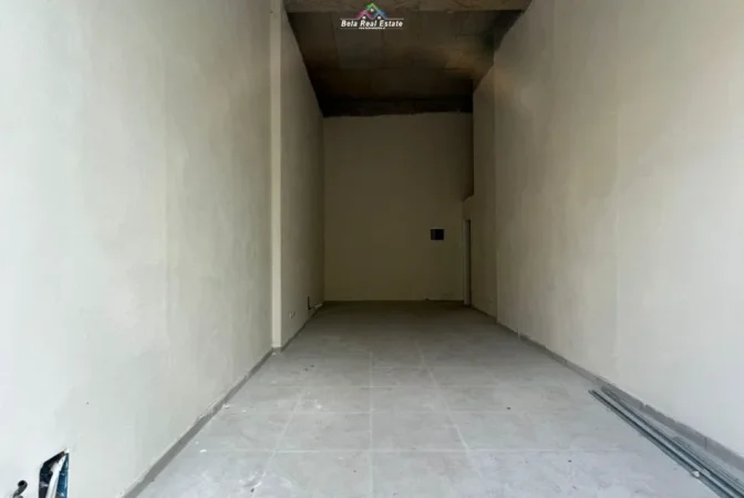 Tirane, jepet me qera dyqan Kati 0, 31 m² 1.050 € (Rruga Tefta Tashko Koco)