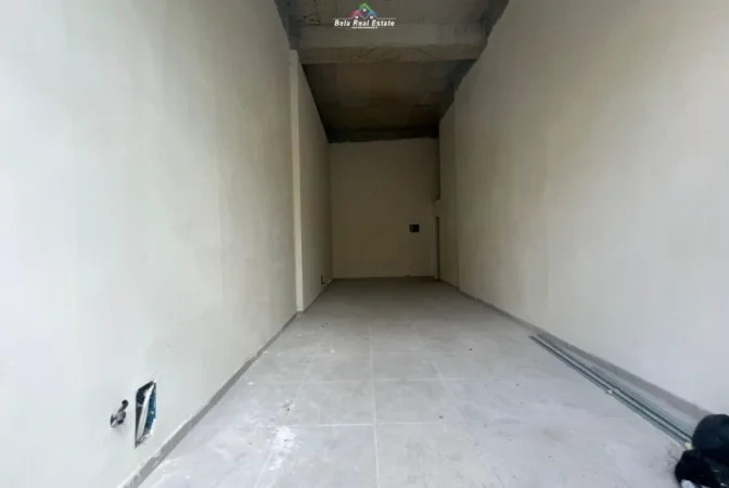 Tirane, jepet me qera dyqan Kati 0, 31 m² 1.050 € (Rruga Tefta Tashko Koco)