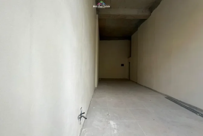 Tirane, jepet me qera dyqan Kati 0, 31 m² 1.050 € (Rruga Tefta Tashko Koco)