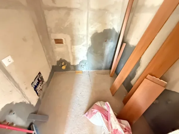 Tirane, shitet apartament 2+1+Ballkon Kati 3, 110 m² 222.000 € (prane karburant kastratit)