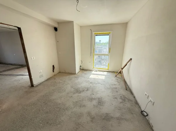 Tirane, shitet apartament 2+1+Ballkon Kati 3, 110 m² 222.000 € (prane karburant kastratit)