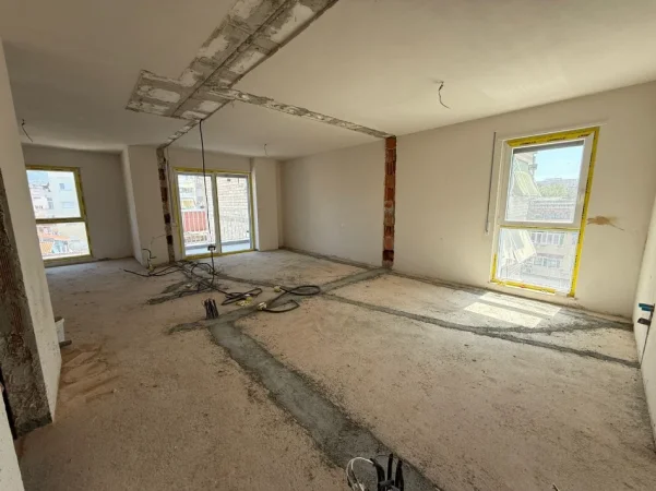 Tirane, shitet apartament 2+1+Ballkon Kati 3, 110 m² 222.000 € (prane karburant kastratit)
