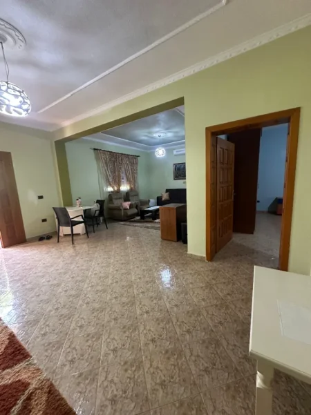 Tirane, jepet me qera shtepi 2+1 Kati 2, 90 m² 400 € (Casa Italia)