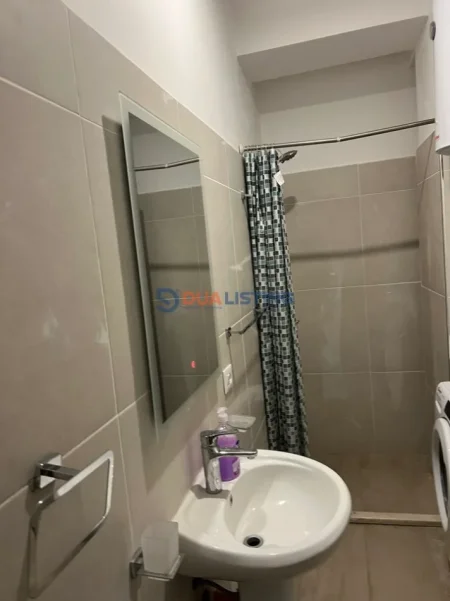 Tirane, jepet me qera apartament 2+1 , 94 m² 550 € (Rruga 5 Maji Tirana)