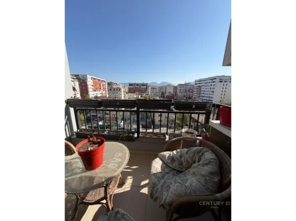 Tirane, jepet me qera apartament 2+1+Ballkon Kati 5, 89 m² 500 € (astir)