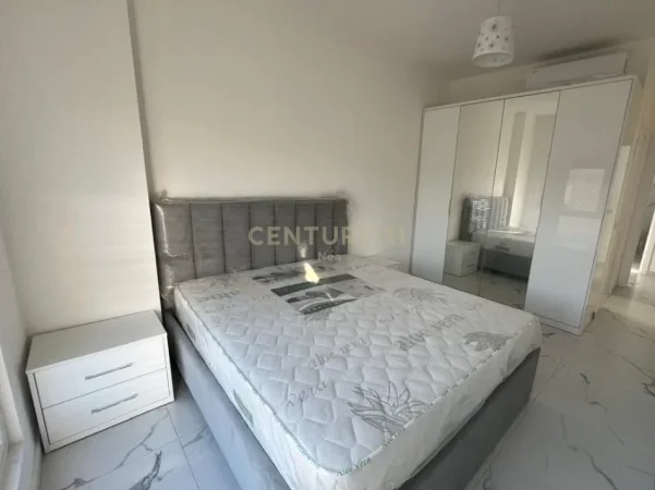 Tirane, jepet me qera apartament 2+1 Kati 3, 99 m² 750 € (xhamlliku)