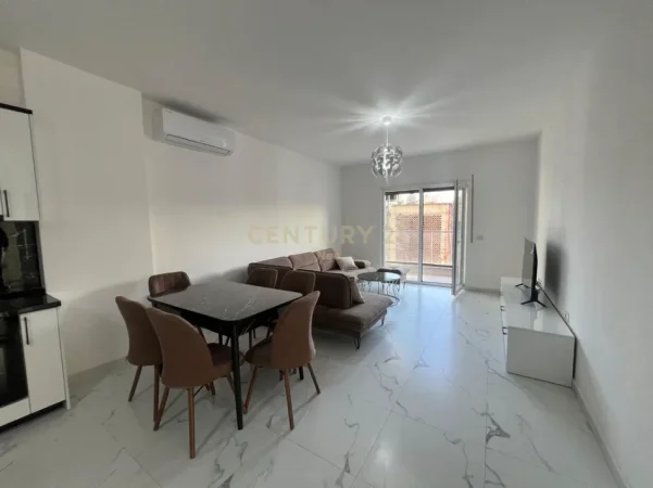 Tirane, jepet me qera apartament 2+1 Kati 3, 99 m² 750 € (xhamlliku)