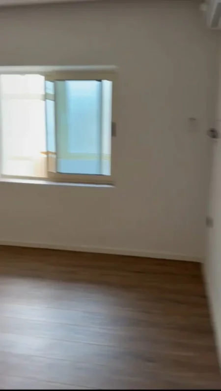 Tirane, jepet me qera ambjent biznesi Kati 1, 75 m² 700 € (Vasil Shanto)