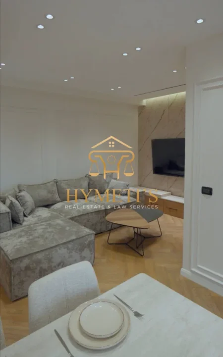Tirane, shitet apartament 2+1+Ballkon , 87 m² 263.000 € (prane Kompleksit Delijorgji)