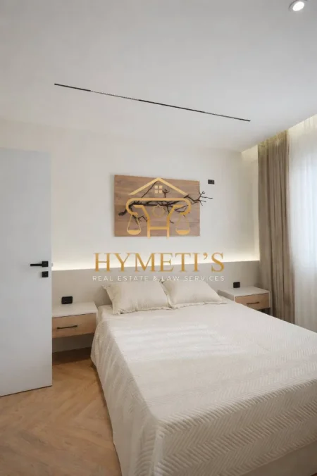 Tirane, shitet apartament 2+1+Ballkon , 87 m² 263.000 € (prane Kompleksit Delijorgji)