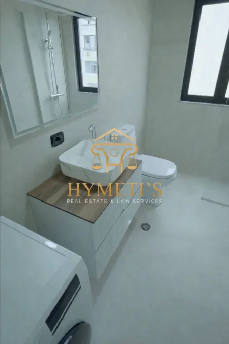 Tirane, shitet apartament 2+1+Ballkon , 87 m² 263.000 € (prane Kompleksit Delijorgji)