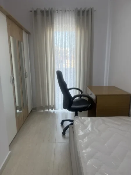 Tirane, jap me qera apartament 2+1+Ballkon  i pabanuar me pare. Jo agjensi.  Kati 3, 80 m²
