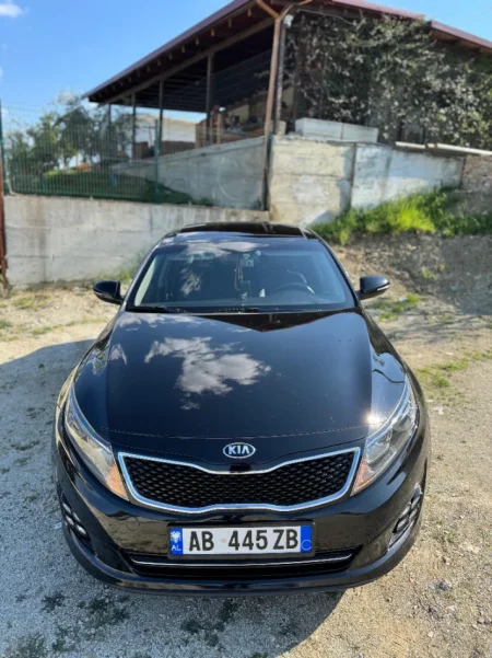 Tirane, shitet makine Kia k5 2015 Gaz Full Panorama Gaz, e zeze automatik Kondicioner 22.000 km 8.600 €