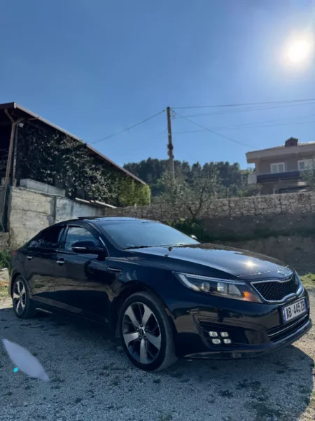 Tirane, shitet makine Kia k5 2015 Gaz Full Panorama Gaz, e zeze automatik Kondicioner 22.000 km 8.600 €