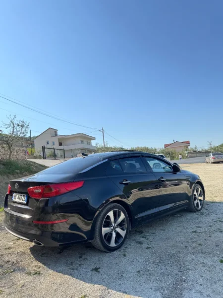 Tirane, shitet makine Kia k5 2015 Gaz Full Panorama Gaz, e zeze automatik Kondicioner 22.000 km 8.600 €