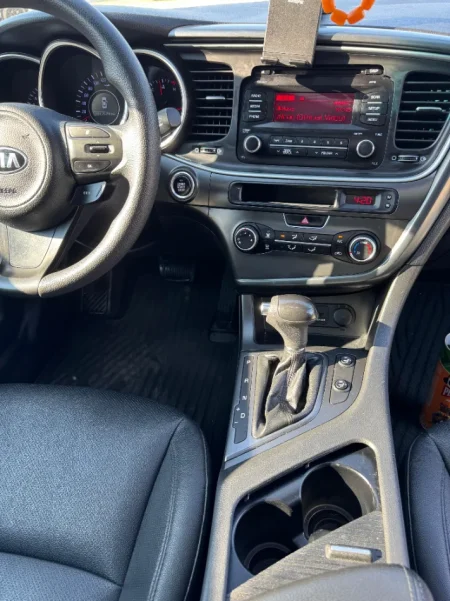 Tirane, shitet makine Kia k5 2015 Gaz Full Panorama Gaz, e zeze automatik Kondicioner 22.000 km 8.600 €