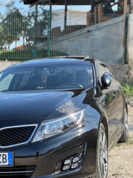 Tirane, shitet makine Kia k5 2015 Gaz Full Panorama Gaz, e zeze automatik Kondicioner 22.000 km 8.600 €