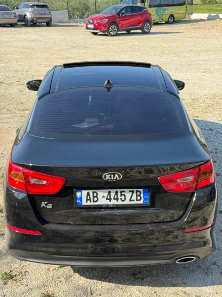 Tirane, shitet makine Kia k5 2015 Gaz Full Panorama Gaz, e zeze automatik Kondicioner 22.000 km 8.600 €