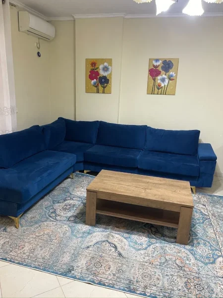 Tirane, jepet me qera apartament 1+1+Ballkon , 70 m² 470 € (Selvia)