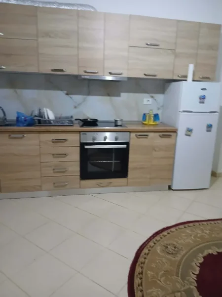 Tirane, jepet me qera apartament 2+1+Ballkon Kati 7, 100 m² 450 € 